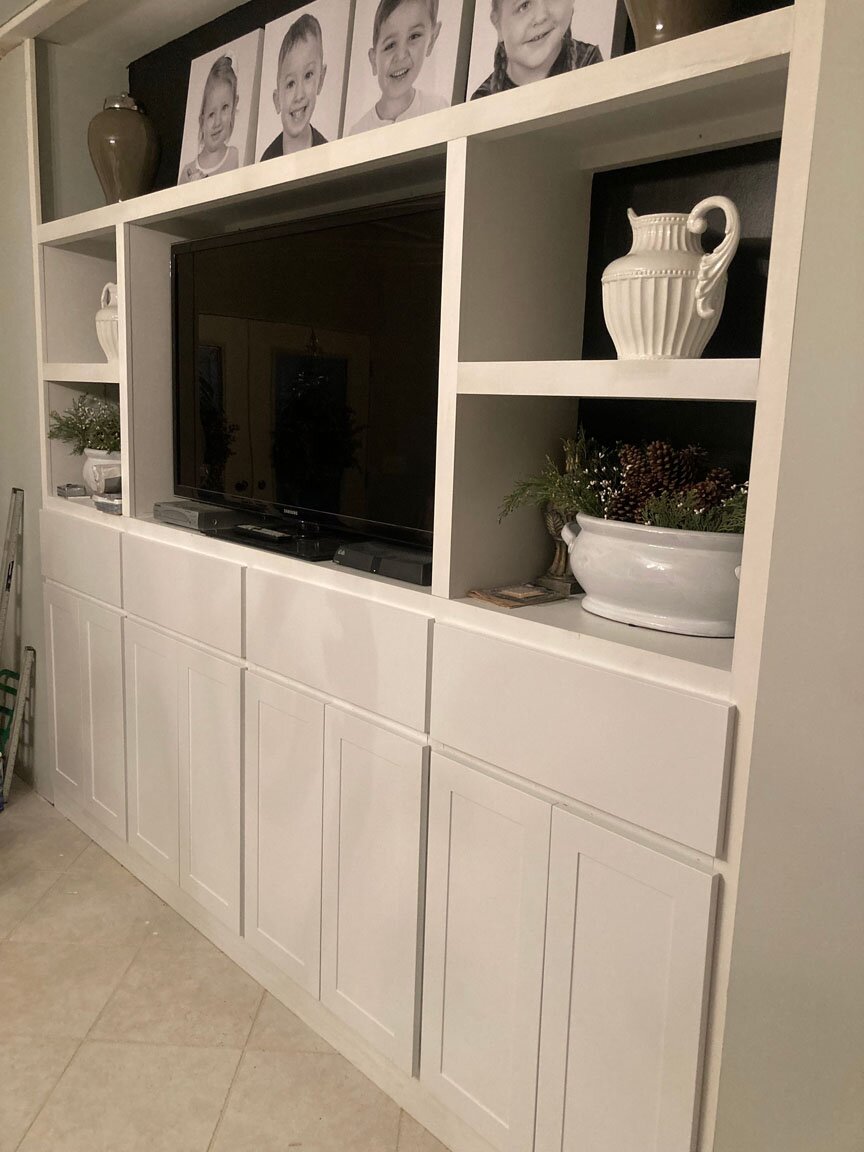 Mission style shaker cabinet doors with slab drawer fronts