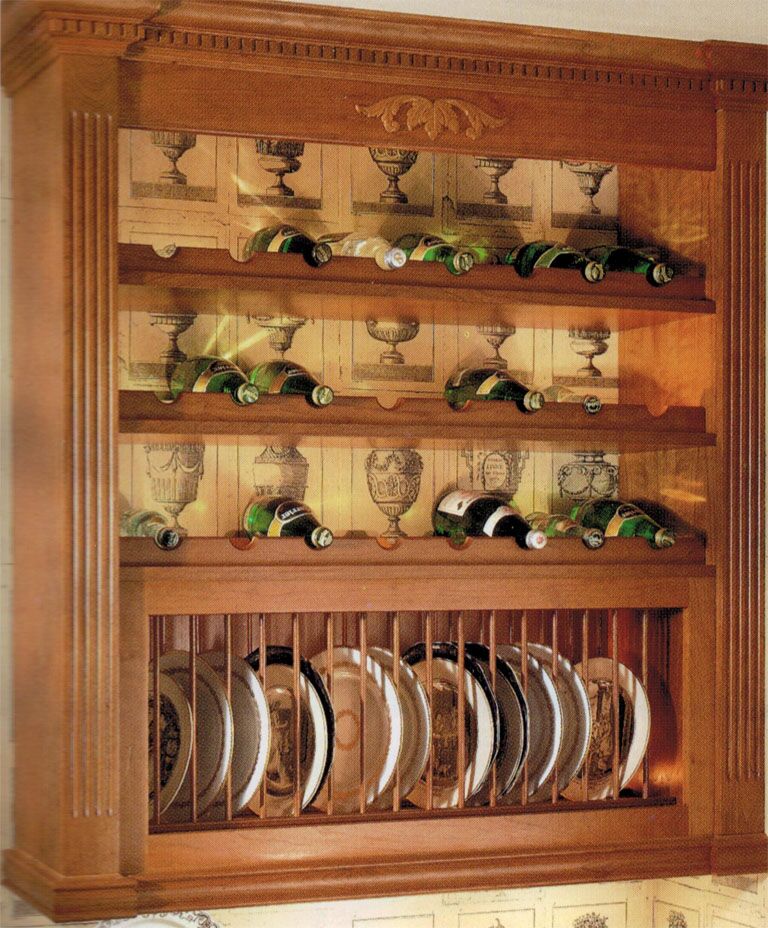 Traditional Wooden Plate Rack